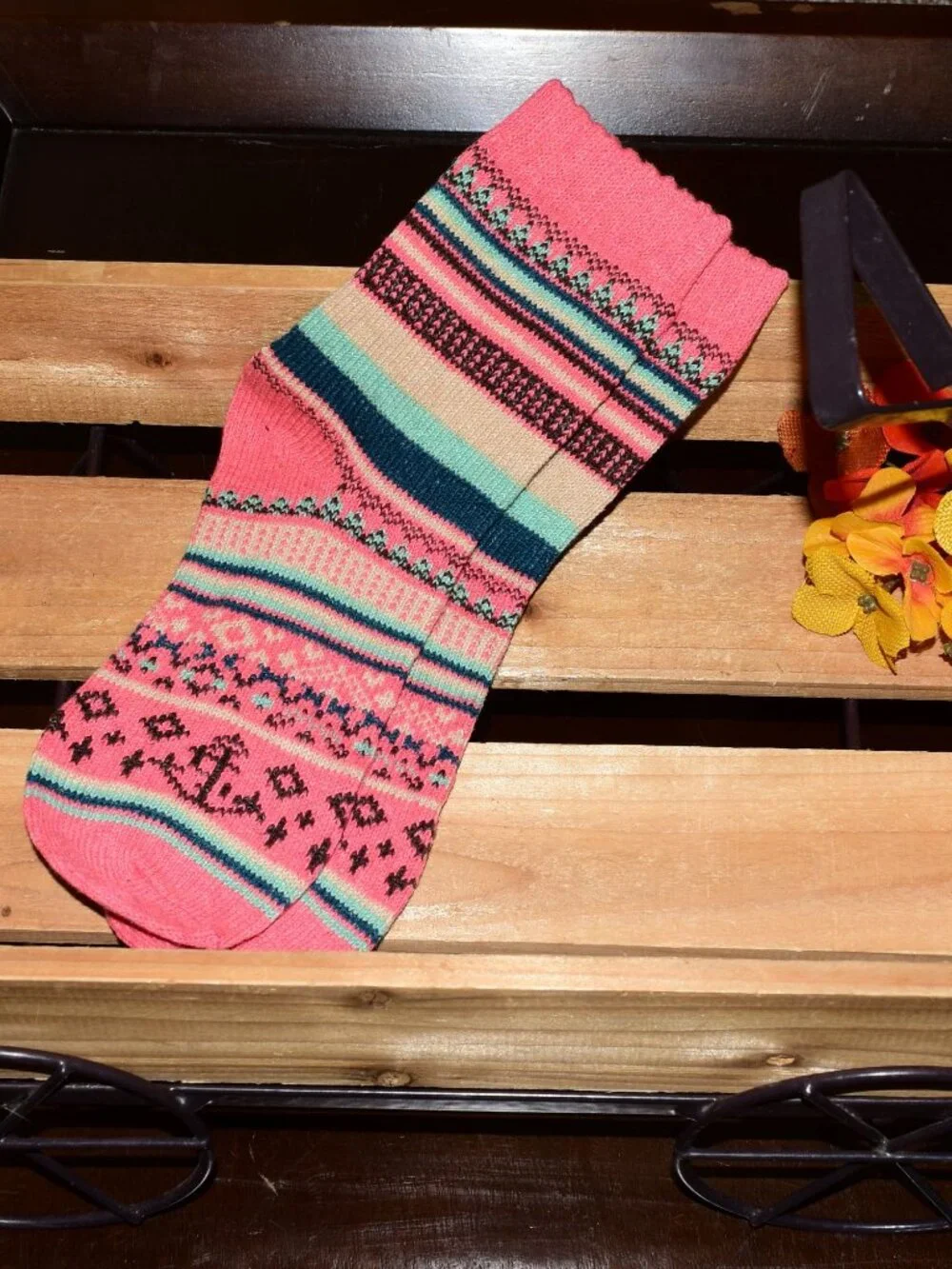 Zoanne Anchor Womens Fair Isle Pattern Socks in Pink Gift Packaged